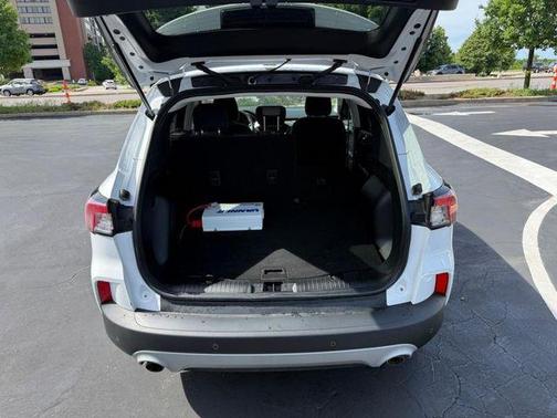 Oxford White 2021 Ford Escape SE