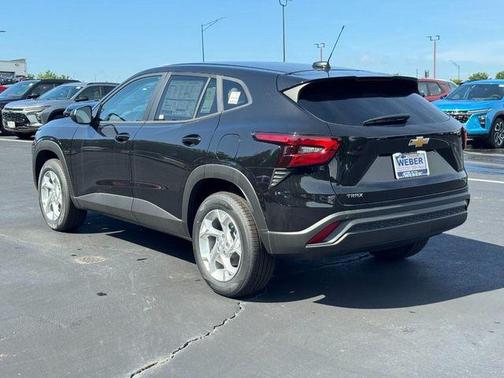 Mosaic Black Metallic 2026 Chevrolet Trax LS