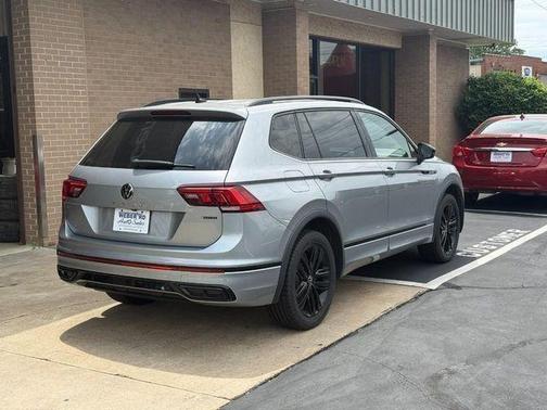 Pyrite Silver Metallic 2022 Volkswagen Tiguan 2.0T SE R-Line Black 4MOTION