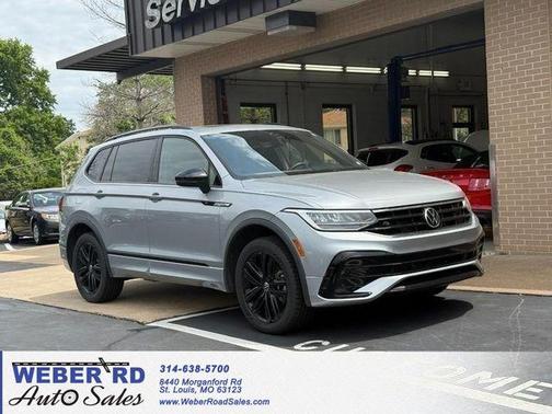 Pyrite Silver Metallic 2022 Volkswagen Tiguan 2.0T SE R-Line Black 4MOTION