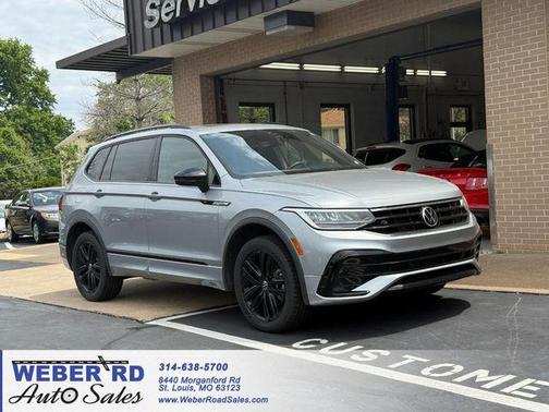 Pyrite Silver Metallic 2022 Volkswagen Tiguan 2.0T SE R-Line Black 4MOTION