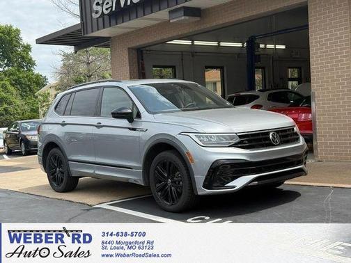 Pyrite Silver Metallic 2022 Volkswagen Tiguan 2.0T SE R-Line Black 4MOTION
