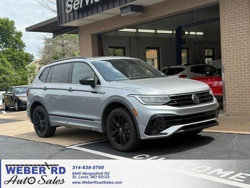 Pyrite Silver Metallic 2022 Volkswagen Tiguan 2.0T SE R-Line Black 4MOTION