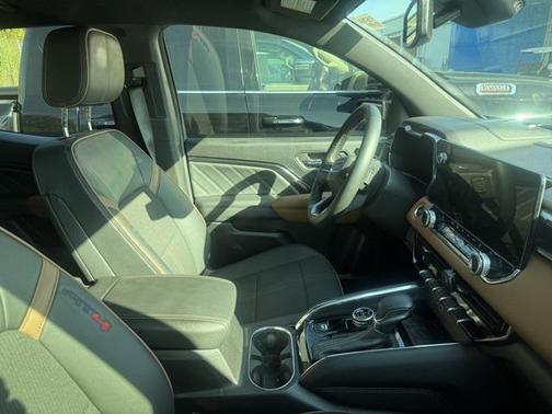 2024 GMC Canyon AT4