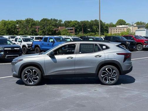Sterling Gray Metallic 2026 Chevrolet Trax FWD 2RS
