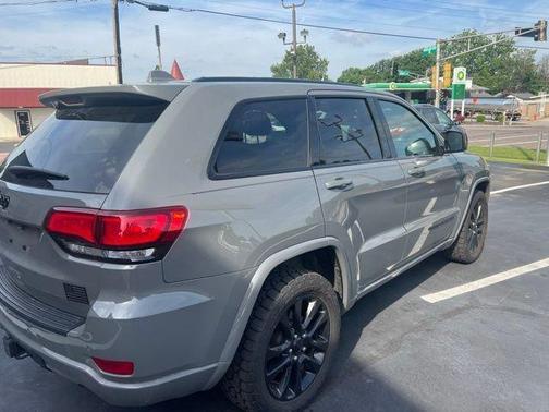 Sting-Gray Clearcoat 2021 Jeep Grand Cherokee Laredo