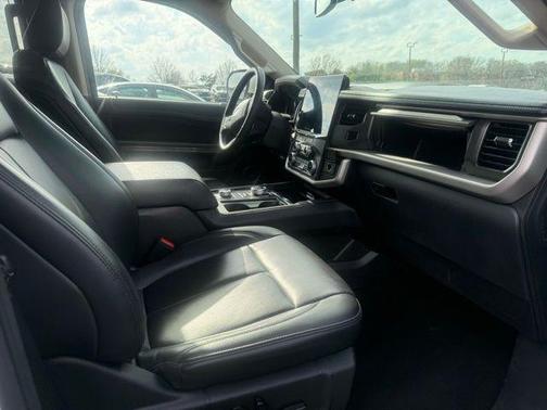 Oxford White 2024 Ford Expedition Max XLT