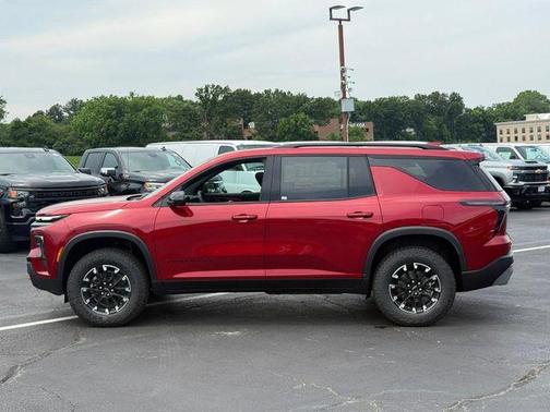 Radiant Red Tintcoat 2026 Chevrolet Traverse AWD Z71