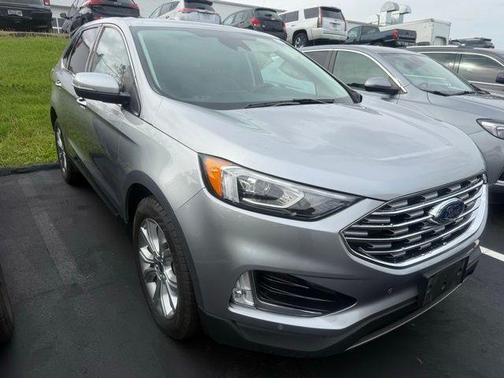 Silver Metallic 2021 Ford Edge Titanium