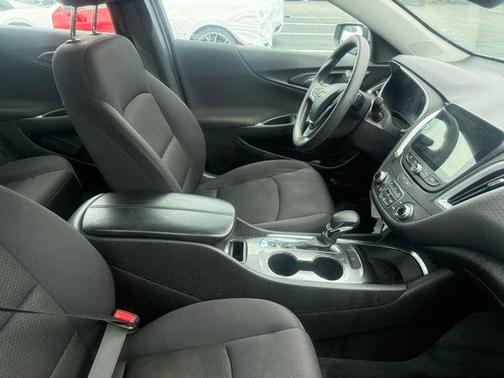 Sterling Gray Metallic 2023 Chevrolet Malibu FWD 1LT