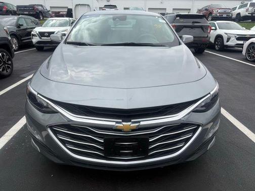 Sterling Gray Metallic 2023 Chevrolet Malibu FWD 1LT