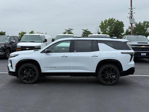 Polar White Tricoat 2026 Chevrolet Traverse RS