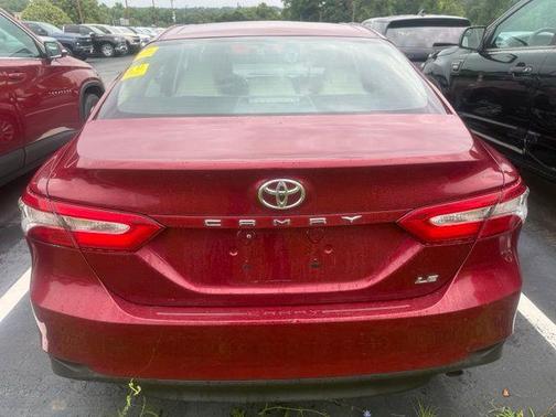Pearl 2018 Toyota Camry LE