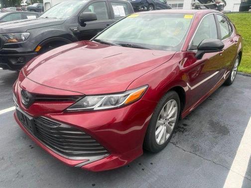 Pearl 2018 Toyota Camry LE