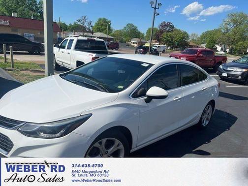 Summit White 2018 Chevrolet Cruze Premier