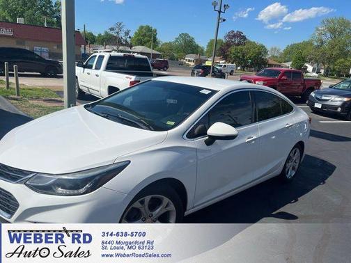 Summit White 2018 Chevrolet Cruze Premier
