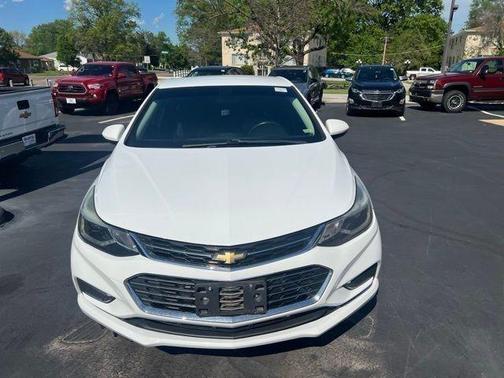 Summit White 2018 Chevrolet Cruze Premier