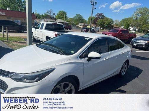 Summit White 2018 Chevrolet Cruze Premier