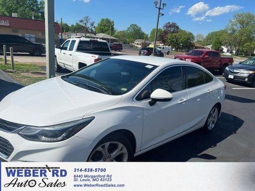 Summit White 2018 Chevrolet Cruze Premier