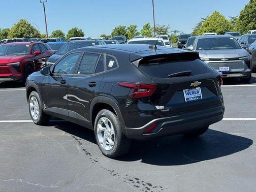 Mosaic Black Metallic 2026 Chevrolet Trax LS