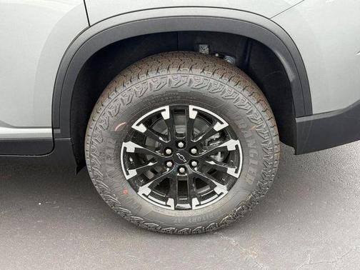 Sterling Gray Metallic 2026 Chevrolet Traverse AWD Z71