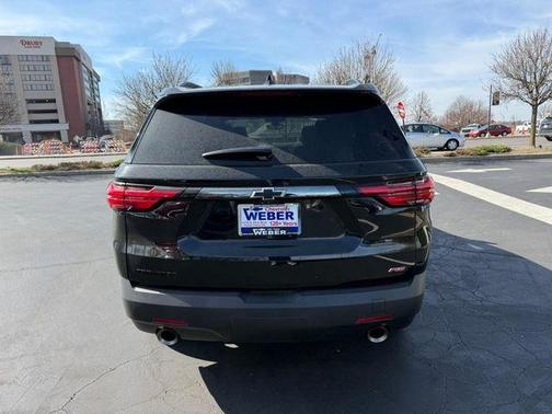 Mosaic Black Metallic 2023 Chevrolet Traverse RS