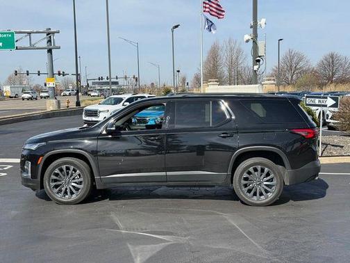 Mosaic Black Metallic 2023 Chevrolet Traverse RS