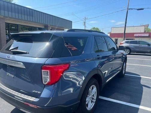 Infinite Blue Metallic Tinted Clearcoat 2021 Ford Explorer XLT