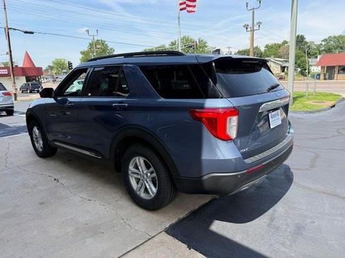 Infinite Blue Metallic Tinted Clearcoat 2021 Ford Explorer XLT
