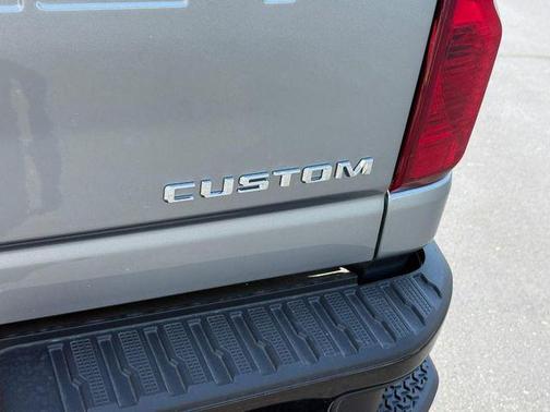 Sterling Gray Metallic 2026 Chevrolet Silverado 2500 Custom