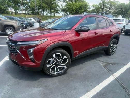 Crimson Metallic 2025 Chevrolet Trax FWD 2RS
