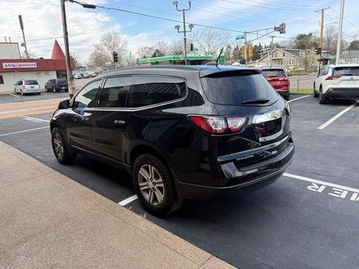 2017 Chevrolet Traverse 2LT