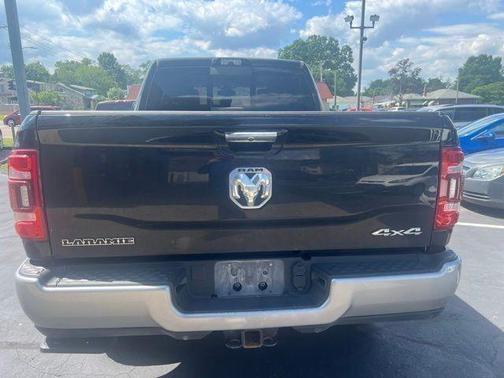 Diamond Black Crystal Pearlcoat 2022 RAM 2500 Laramie Crew Cab 4x4 6'4' Box