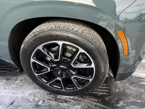 2025 Chevrolet Suburban RST