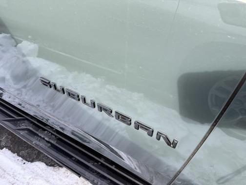 2025 Chevrolet Suburban RST