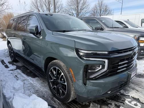 2025 Chevrolet Suburban RST