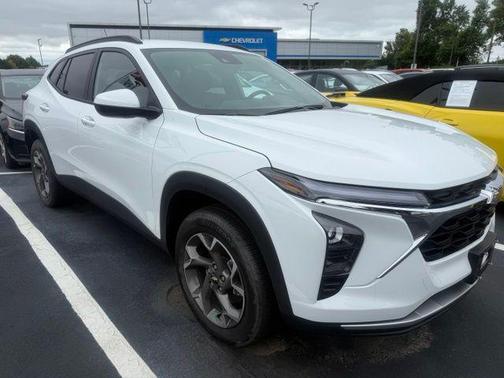 Summit White 2026 Chevrolet Trax LT