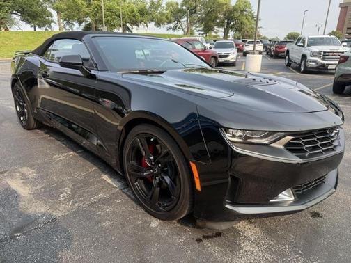 2021 Chevrolet Camaro RWD Convertible LT1