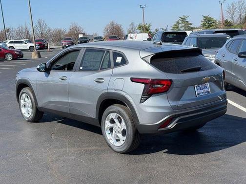 Sterling Gray Metallic 2026 Chevrolet Trax LS