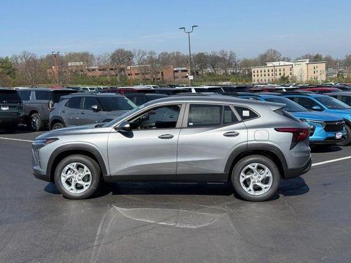 Sterling Gray Metallic 2026 Chevrolet Trax LS