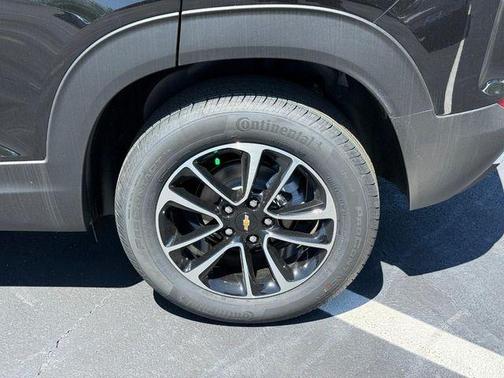 Mosaic Black Metallic 2026 Chevrolet Trailblazer LT