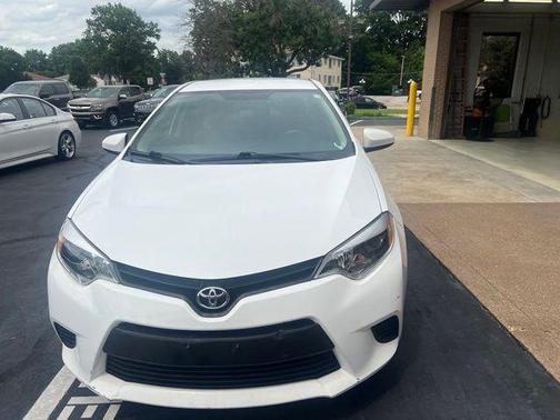 Super White 2014 Toyota Corolla LE