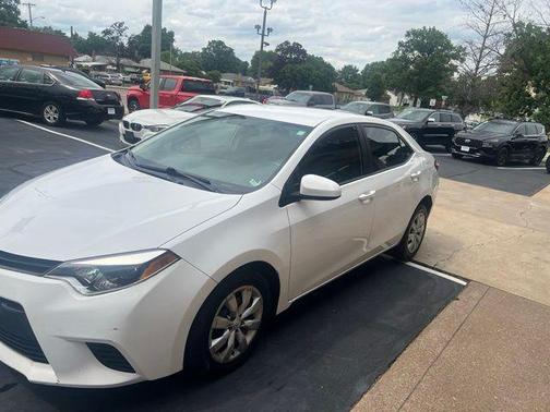 Super White 2014 Toyota Corolla LE