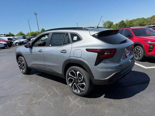 Sterling Gray Metallic 2026 Chevrolet Trax FWD 2RS