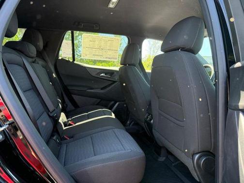 Mosaic Black Metallic 2026 Chevrolet Equinox 1LT