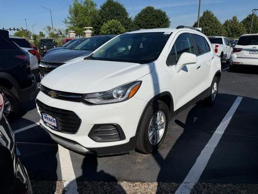 Summit White 2018 Chevrolet Trax LT