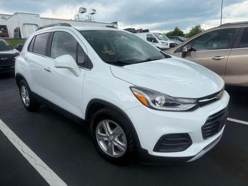 Summit White 2018 Chevrolet Trax LT