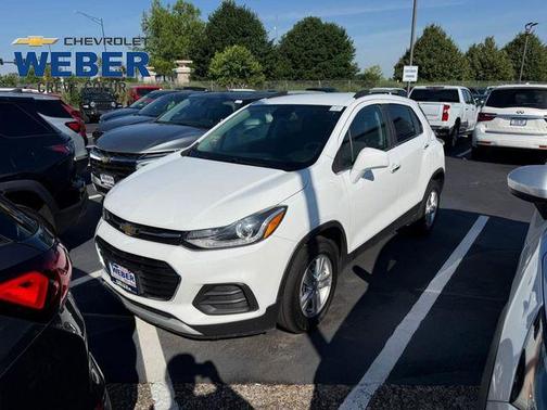 Summit White 2018 Chevrolet Trax LT