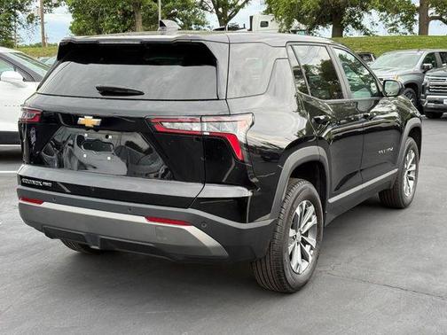 Mosaic Black Metallic 2025 Chevrolet Equinox 1LT