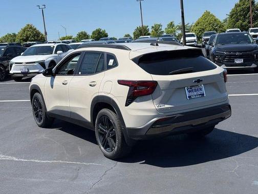 White Sands 2026 Chevrolet Trax FWD ACTIV